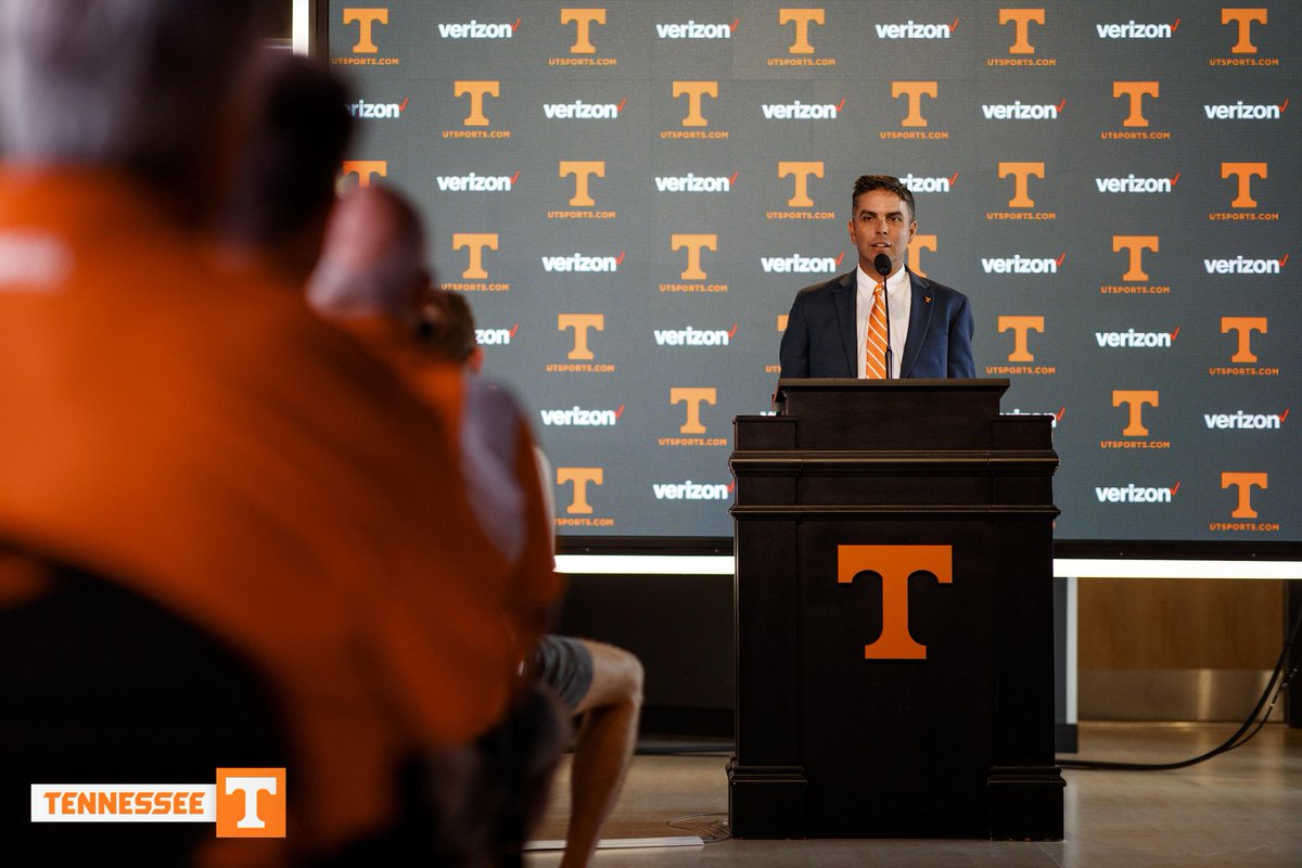 Vol_Golf's tweet image. “In our very first meeting as a team, he started it by saying, ‘I came here to win championships,’” junior Hunter Wolcott

📰: 1tn.co/2PLAuNr
🍊️⛳️