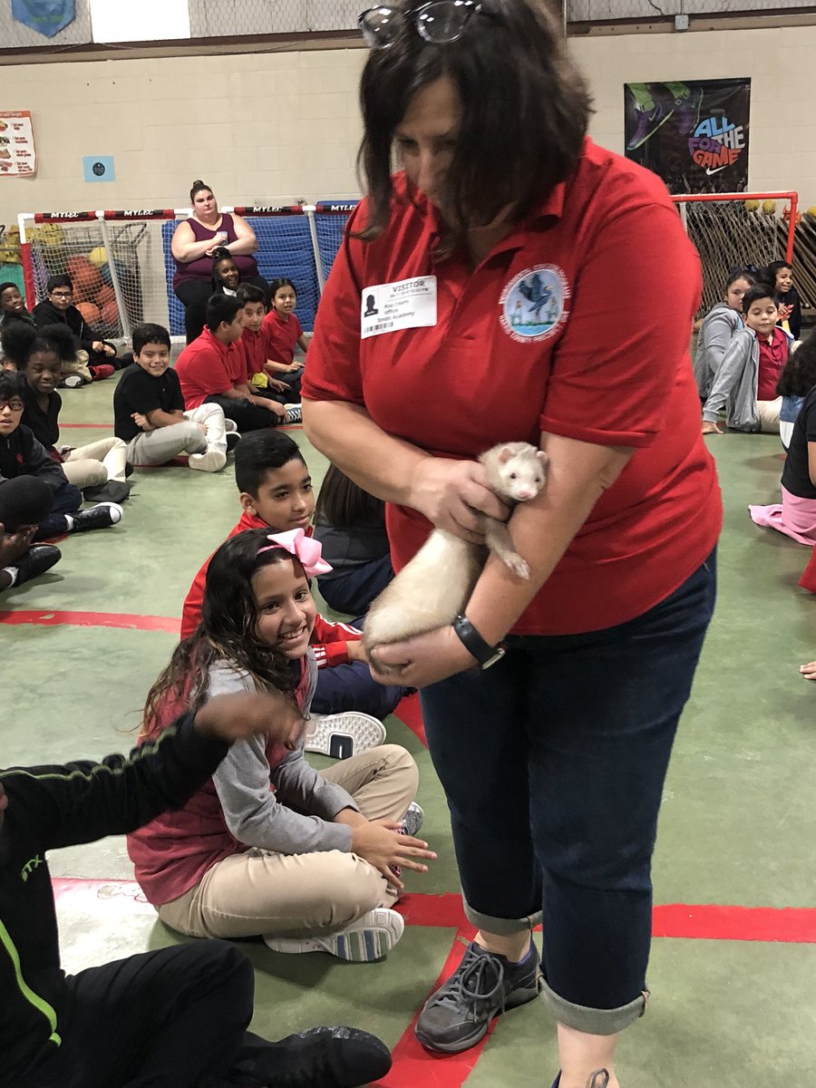 KariDierks's tweet photo. We had some special visitors π πΈ π’ today to help us learn more about science @smithacad #learningwithanimals #KidsDeserveIt https://t.co/tIfElgxEfW
