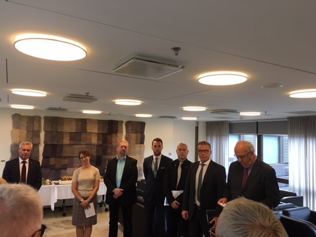 Meriklusteri's tweet photo. @meriklusteri n toimijat pitivät Arkadianmäellä MERENKULUN ÄLYKÄS TULEVAISUUS -teemapäivän @RiFvarustamot @meriteollisuus @suomensatamat @SatakunnanAMK @Trafi_Finland @RMCFinland @SteerpropLtd @Rollsroyce #shipintelligence Lue lisää https://t.co/yIhvIJpLri https://t.co/tXZSBC5ofc