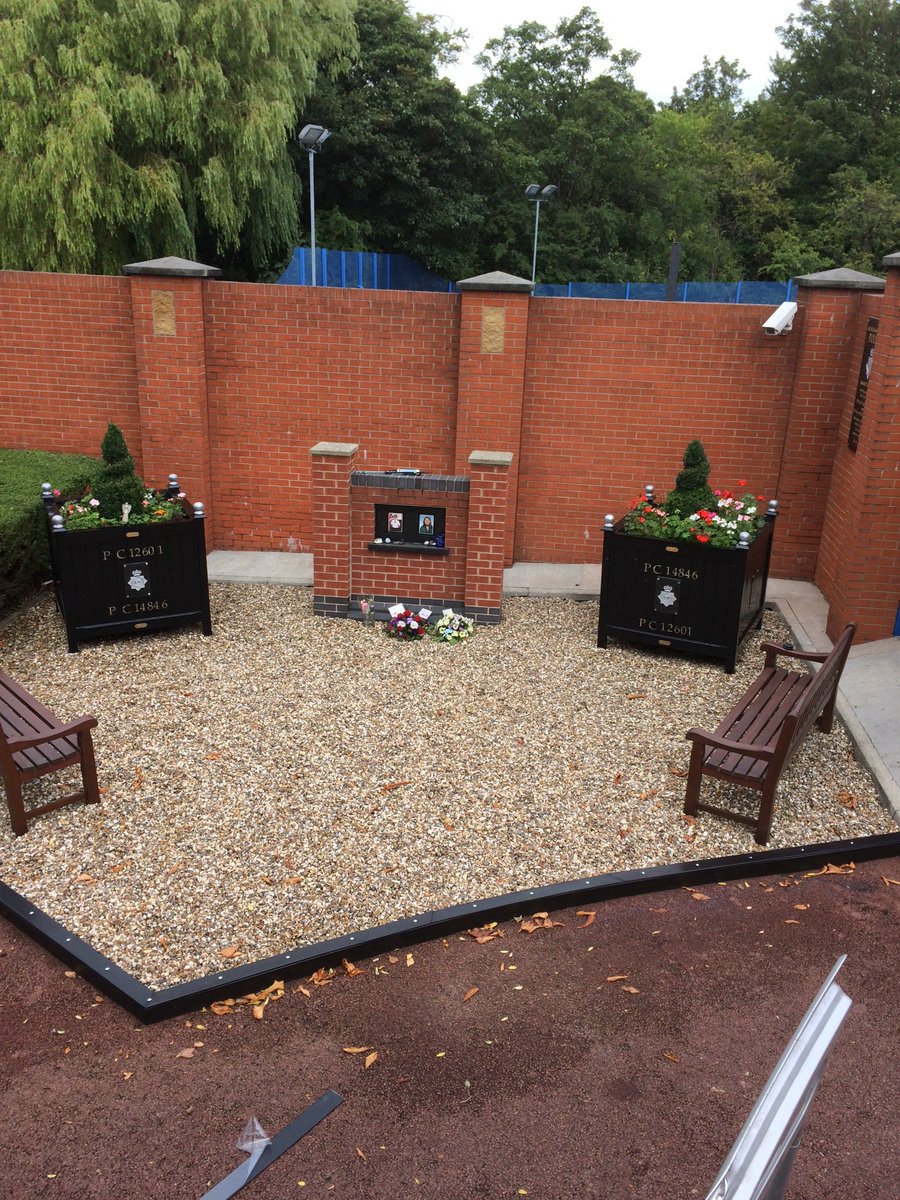 Tomorrow is the Anniversary of Pc Fiona bone and Pc Nicola Hughes I’ll be standing shoulder to shoulder with my friends from G division and other members of Gmp to Remember two of GMP’s finest hope we’ve done you proud ladies #lestweforget <a href="/GMPCityCentre/">Manchester City Centre Police (GMP)</a> @CCIanHopkins @GMPHyde