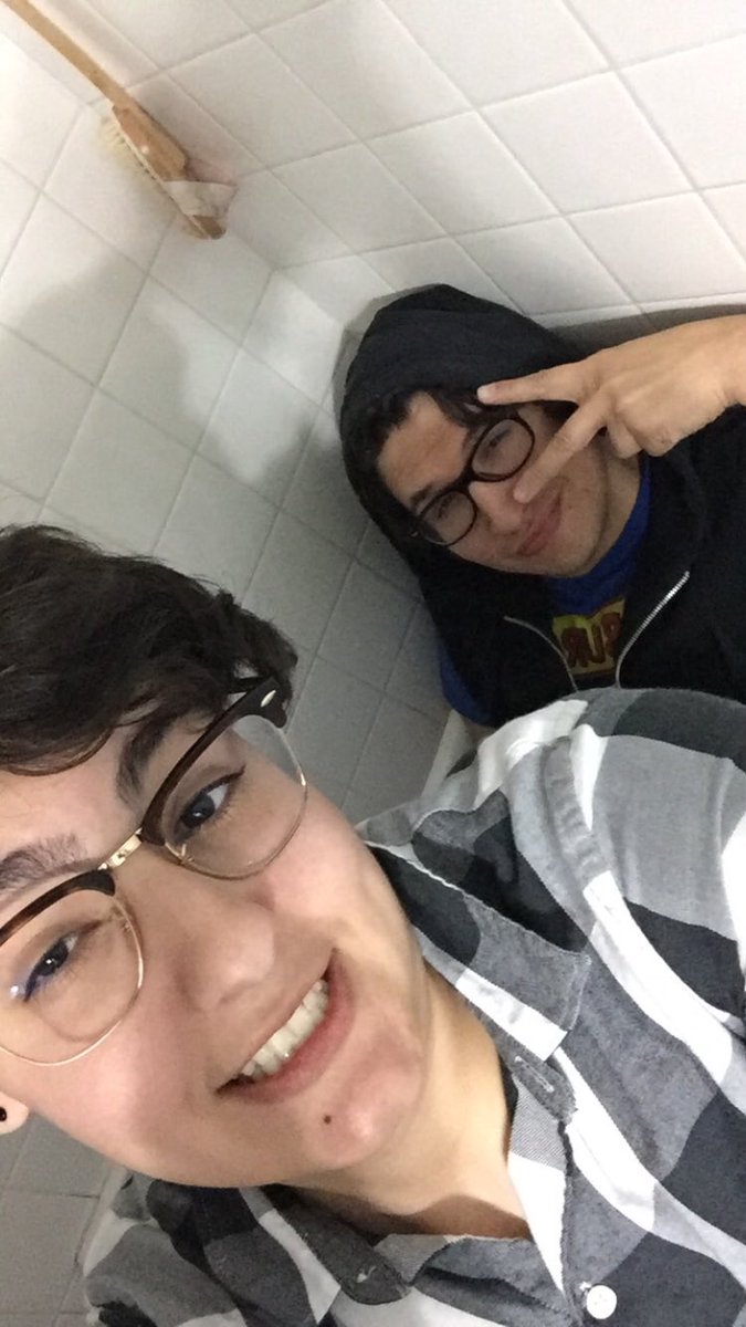 This is a fun one I thought I was gonna barf and Richard came and sat in the bathtub for moral support