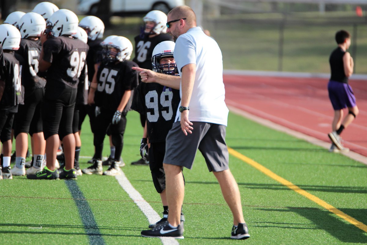 dmschaffner's tweet photo. That feeling you get when you're the smallest 7th grader on the football field, but your future High School Head Football Coach comes over and gives you some positive encouragement. #allSmiles #alwaysCoaching #futureViper #classOf2024 @VHSFootball @Athletics_FPMS @Athletics_LISD https://t.co/Uw3KhNVLUy