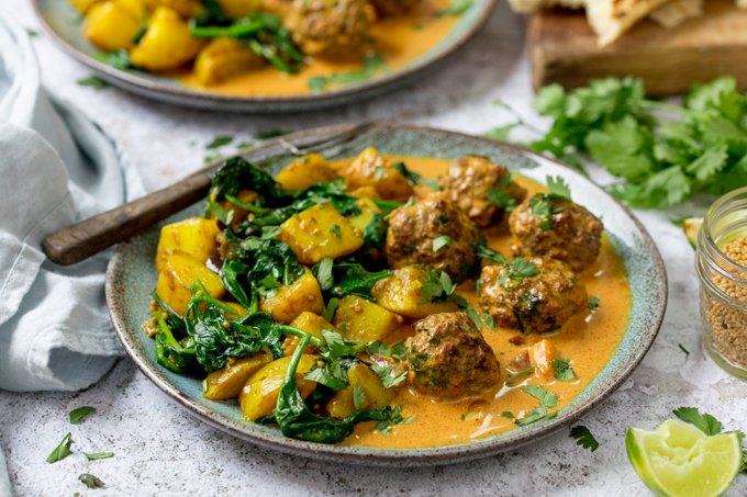 KitchenSanc2ary's tweet photo. Beef Kofta with Saag Aloo - An aromatic creamy curry with juicy meatballs & spice-infused potatoes. It's mild enough for the kids to enjoy too! #kofta #beefkofta #koftacurry #sagaloo #Ad
https://t.co/8BI5VNQo8Q
Don't forget to check out @HelloFreshUK https://t.co/AA3GZlhyJg