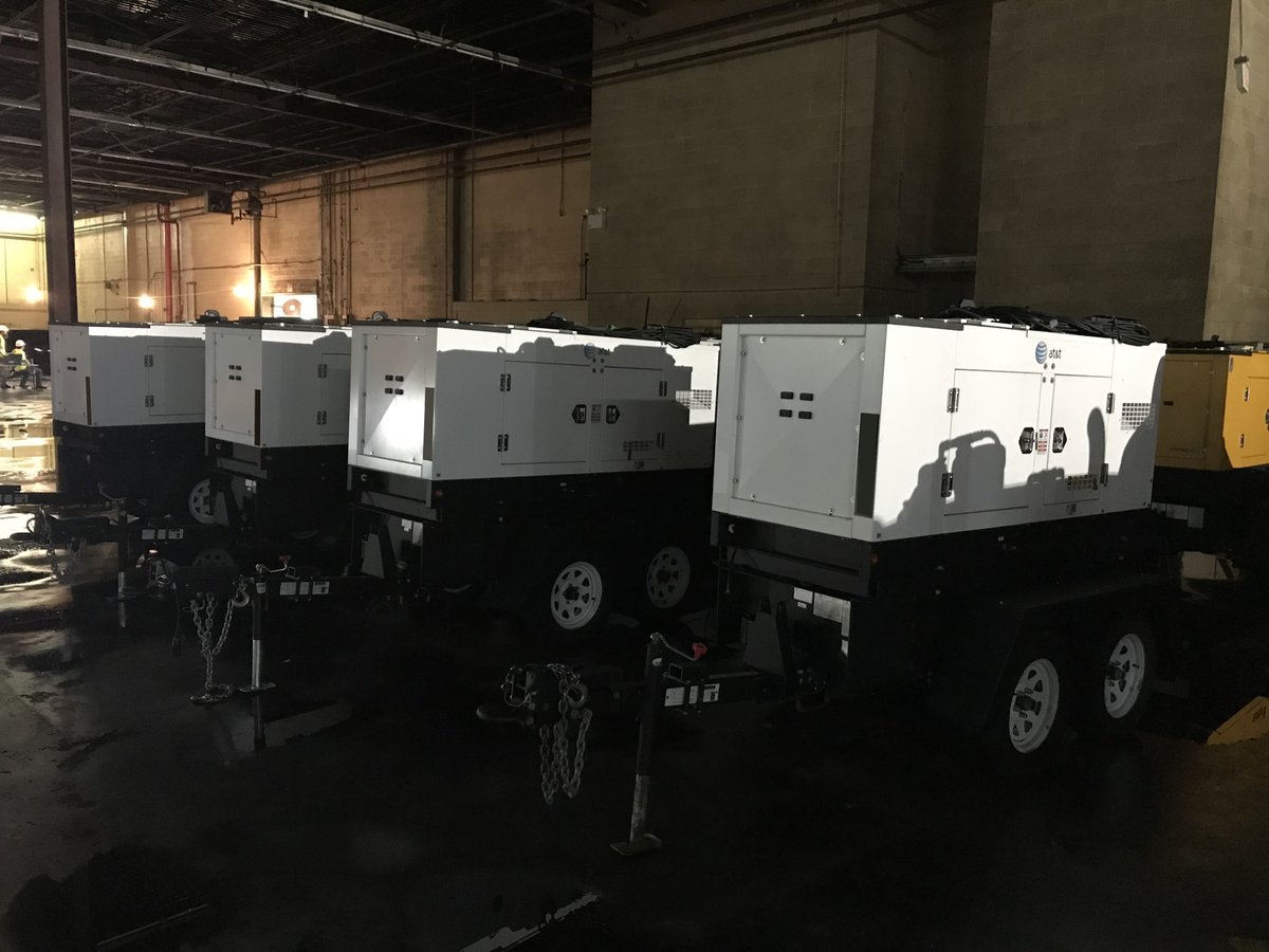 ATT's tweet photo. We’re ready to support those impacted by #HurricaneFlorence. Stay updated here: https://t.co/Wdg5Gq1Qca https://t.co/NoaPZ6bG8u