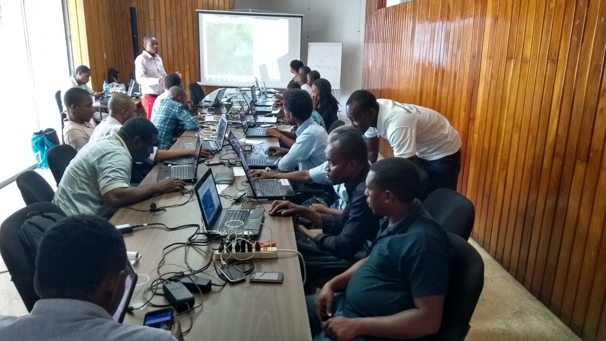 nicolas_chavent's tweet photo. #ActionOsmHaiti2018 by @OIFfrancophonie #LesLibresGeographes @cosmhastm #OSM #Haiti start 11day of capacity building on #openstreetmap #opendata #FreeGIS for +20 mappers, master #urbater #haiticommunitere, @FOKAL_Ayiti @Gret_ONG to make and use #free geodata #map4ht #Francophonie https://t.co/cTYrRUUsQ1