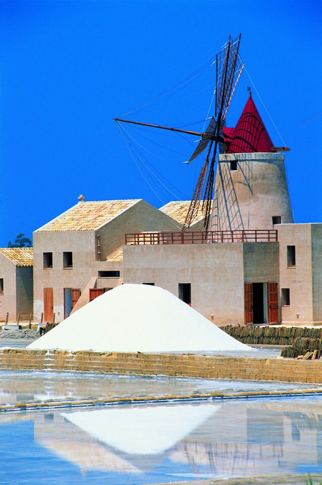 dcq_italia's tweet photo. 🌅#dcqitalia_sicily
Visit #ancient salt pans between #Trapani and #Marsala in #Sicily. Don't miss "Ettore and Infersa #SaltMuseum" and its over 500 years old #mill, once an indispensable instrument for the grinding of the #salt! #Italy #travel #dcqitalia #Italia #Sicilia #Италия https://t.co/qKbCRfsMRW