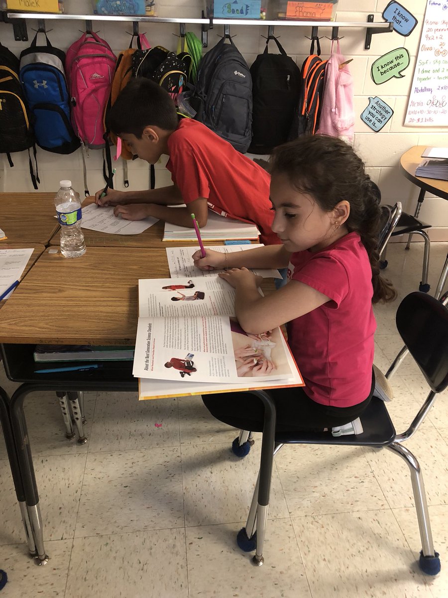 MrsElayan213's tweet image. Scavenger hunting through our new Science books! We are so excited to get started!! @MrsTaulbee307 #cridgepride #thirdgradescientists