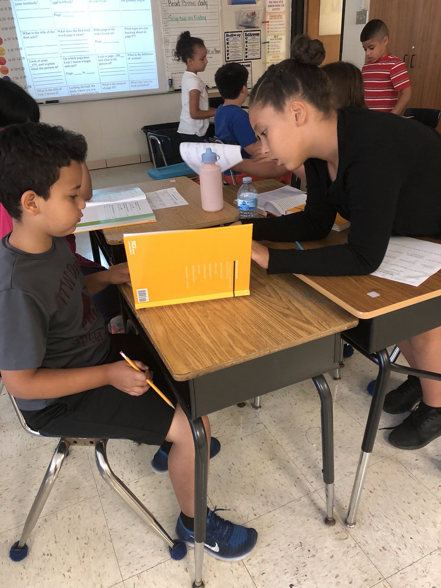 MrsElayan213's tweet image. Scavenger hunting through our new Science books! We are so excited to get started!! @MrsTaulbee307 #cridgepride #thirdgradescientists