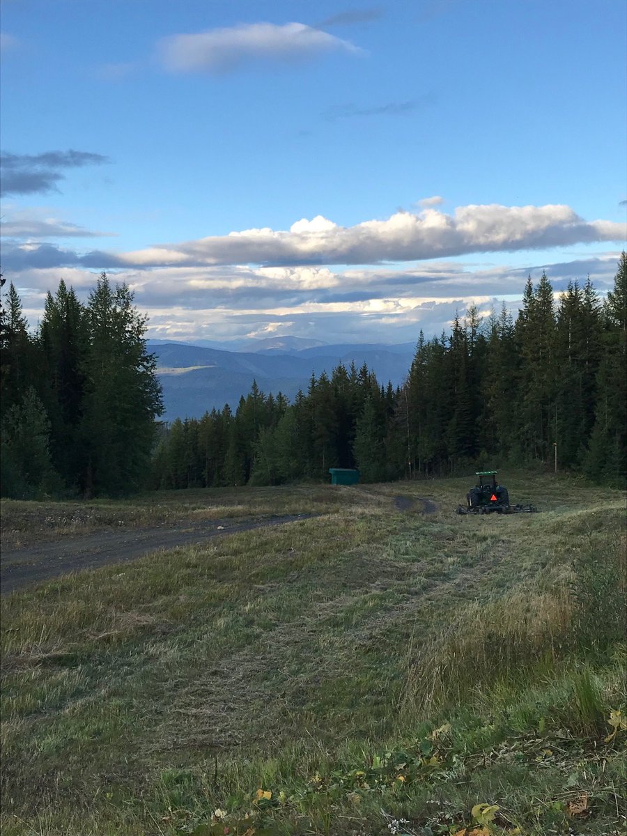 Happy Monday! Our Operations Team is out on our first official off-season day, prepping our mountain for the winter season ❄️ #SkiSilverStar #PlayYourWay