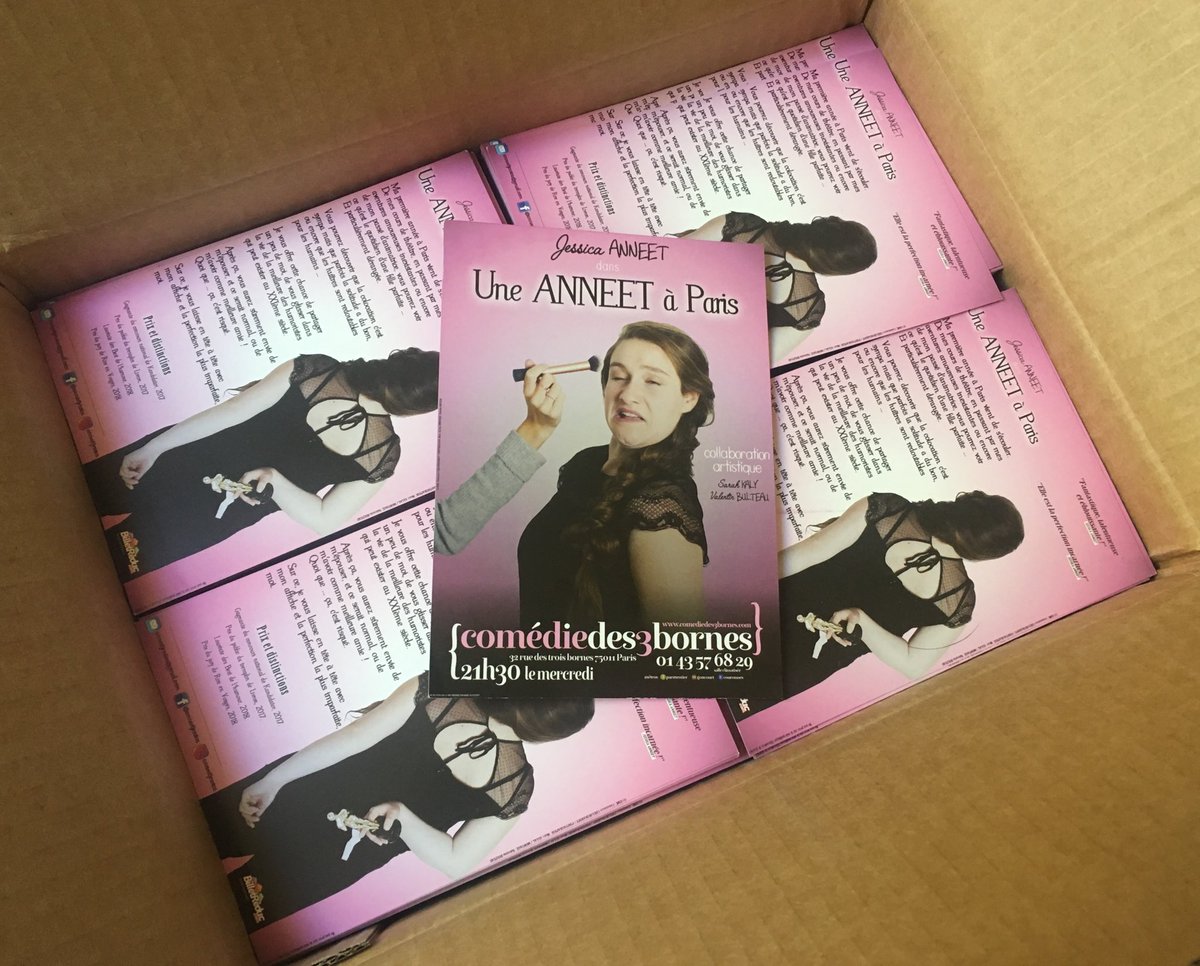 AnneetJessica's tweet photo. Les flyers : ✅ #UneAnneetÀParis #OneWoman #Paris @Comedie3bornes https://t.co/gskzMm0p2e