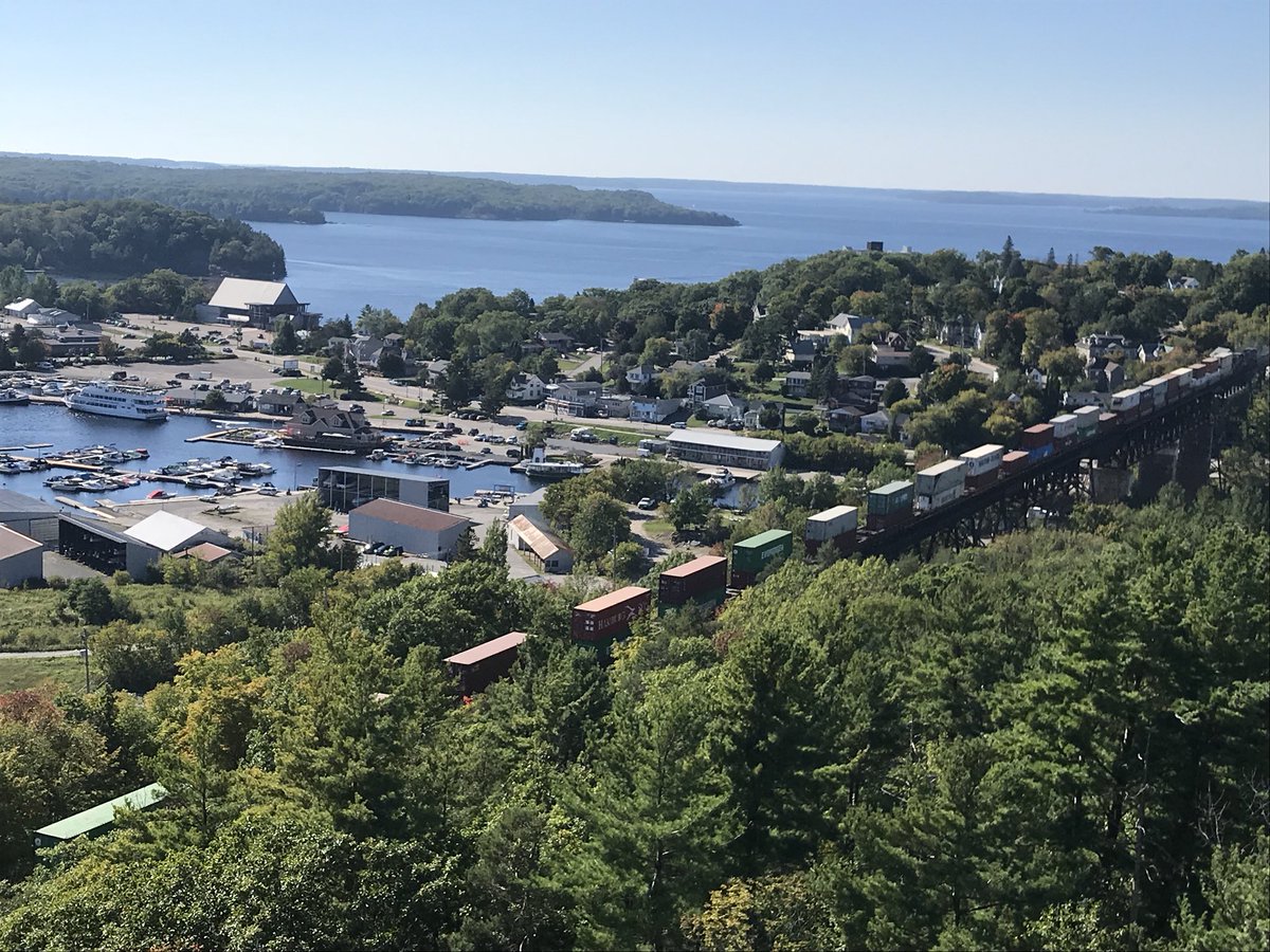 ontariokevin's tweet image. Where’s the best place to view the #FallColours? It’s only 130 stairs to the top of The Tower Hill Lookout at the @WPSDMuseum in #ParrySound. @OntarioTravel @explorersedge @PSoundTourism #trainbridge #lookout #DiscoverON