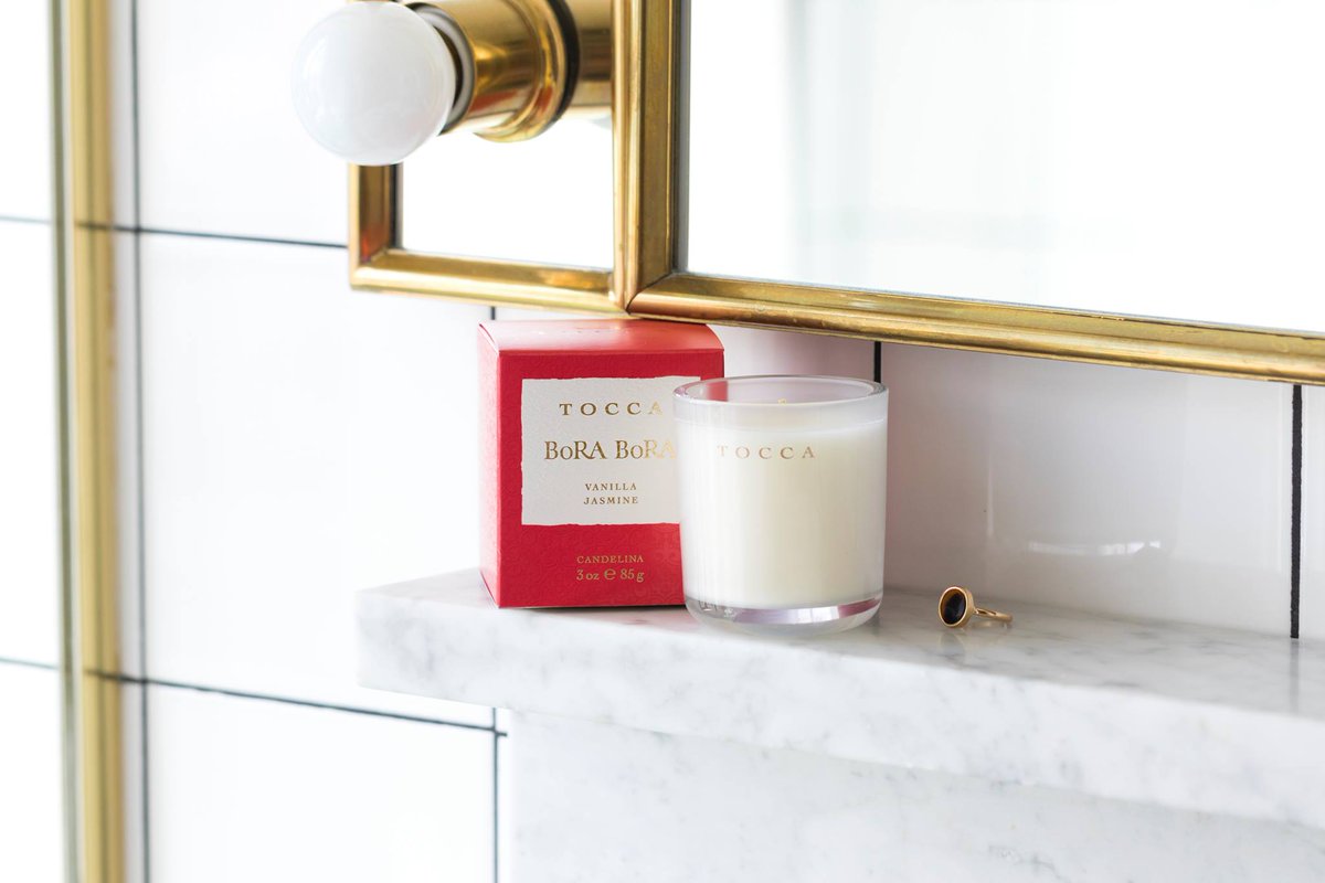 Bring to life the image of white sand beaches as you light our Bora Bora Candle and let the aroma of vanilla fill the air around you.
