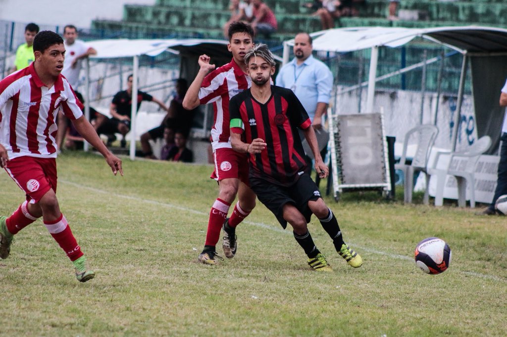 ibismania's tweet photo. O nosso time Sub 17 também foi derrotado. 
Campeonato Pernambucano Sub17:
ÍBIS 0x5 NÁUTICO.
Com o resultado, a garotada pegou o bêco da competição! 🚀

📸 Caio Falcão Foto https://t.co/TRfhWazjQS