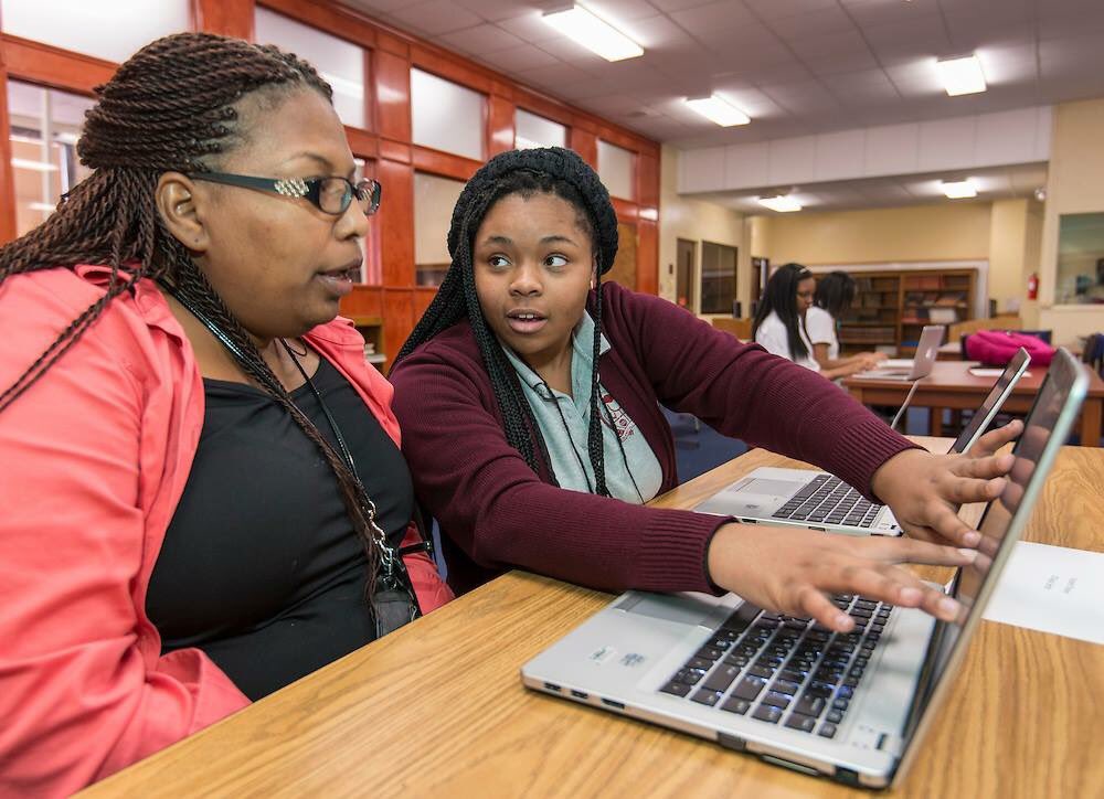 ReligiousEdTech's tweet image. Classroom Technology Tip: Utilize Student Tech Experts

It’s a myth to assume that every student is comfortable with technology. We still have a huge digital divide. But there are experts among us in our classrooms that can help bridge that gap.  #LDSEdTech, #LDS