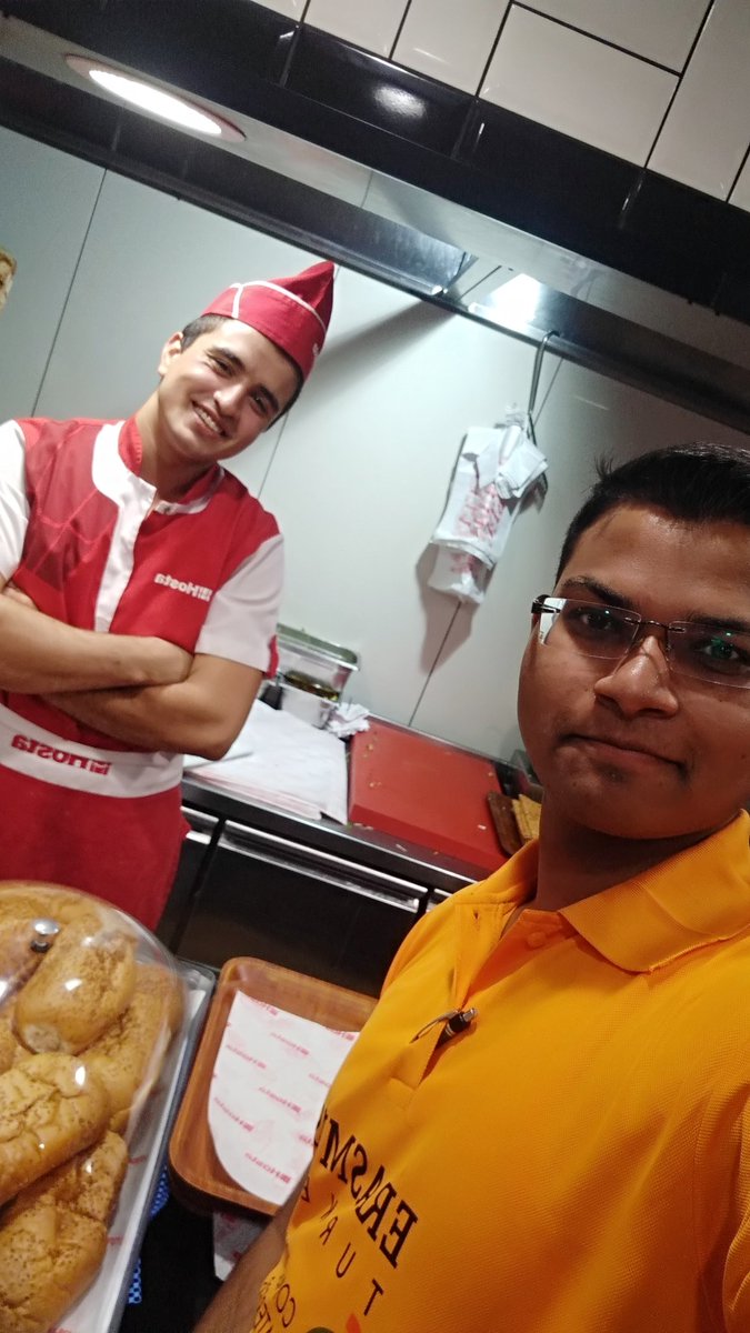 Vaibhav_IIHMJpr's tweet photo. #Day2 in @Ankara #Turkey🇹🇷 at Aşkaabat Caddesi 7 Street
#Hosta_FastFood Restaurant worker #Happy to met
#C2S2
#ERASMUS
#IIHM_Rocks
@subornobose @AADirIIHMDELHI @Debasis53995128 @AhmIihm @directorblore @DirectorIIHM @ChefKak @ajitfnb @chefrathoreiihm @EUErasmusPlus https://t.co/uD96c4tdXt