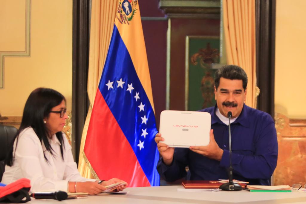 Hoy el inicio a clases ha sido posible gracias al esfuerzo del Pdte  <a href="/NicolasMaduro/">Nicolás Maduro</a> quien continúa al frente de toda esta movilización que nos ha permitido continuar brindando educación de calidad para el futuro de la patria, seguimos adelante junto a la familia y la comunidad