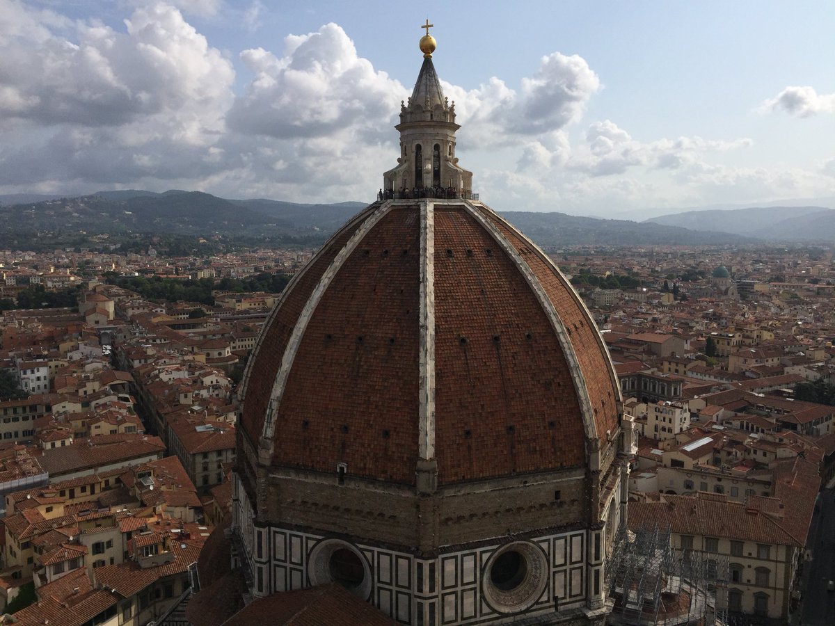 View of the exquisite Duomo di Firenze. #duomo #cattedrale #cathedral #church #architecture #duomodifirenze #firenze #florence #instaflorence #yourflorence #toscana #tuscany #italia #italy #italian #europa #europe #eurotrip #traveling #traveler #travelwithme #travelbug #exploring
