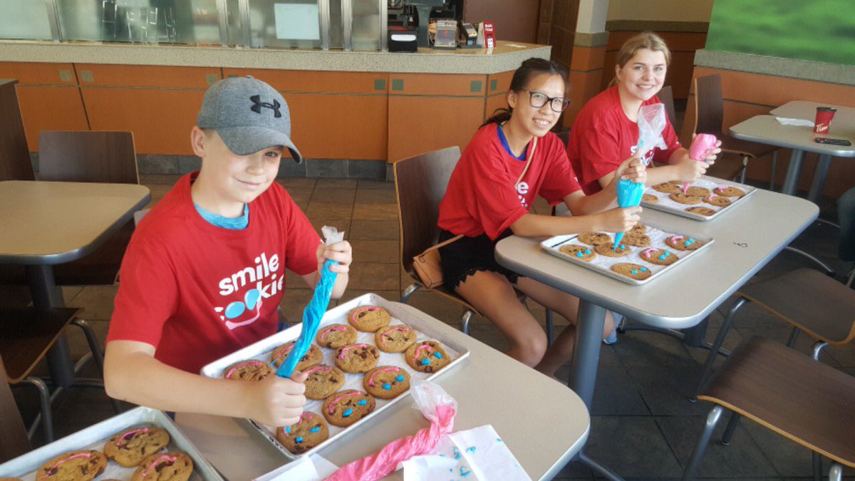 HespelerTims's tweet image. Thanks to Owen, Lilly &amp;amp; Brianne for helping to decorate #smilecookies at Townline Timmies @Nutrition4Learn @thebrianbanks @Cathy403 support your local #Breakfastprogram