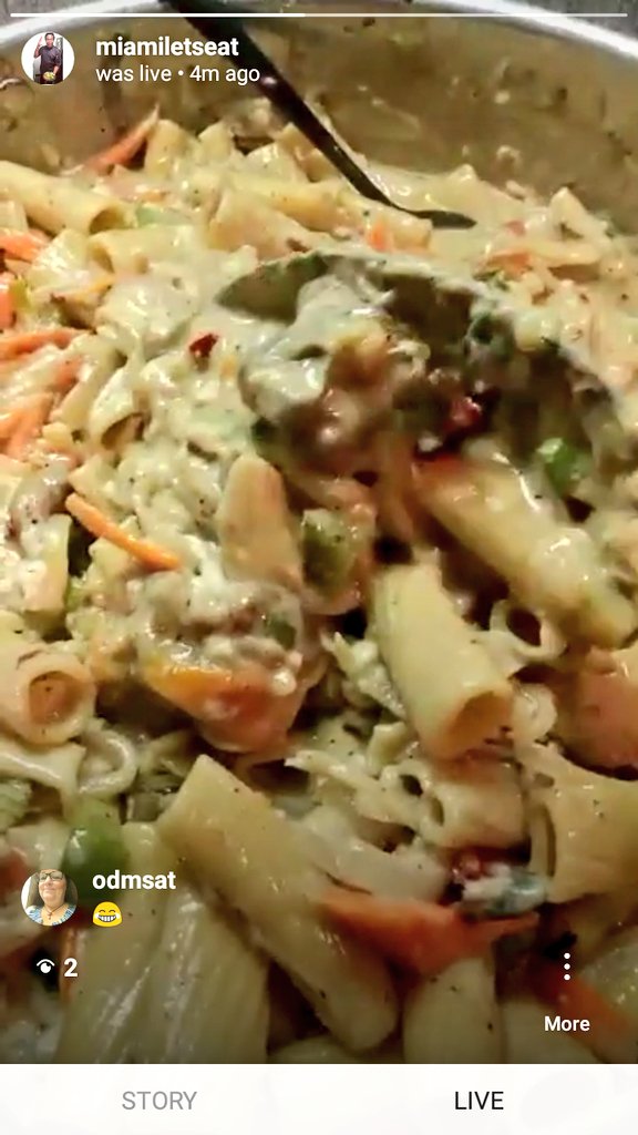 mixaplate's tweet photo. RASTA RiGATONi in my Caribbean Habanero CocoJerk Cream Sauce served with Jerk Prawns. This is load with carrots, skellions, red onions garlic, cheese and more.
#caribbeanfood #jamaicanfood #italianfood #MiamiLetsEat #TrueCooks #gastro #food #forkyeah #tastemade #foodstagram #๐ https://t.co/3ZAEptRFyB