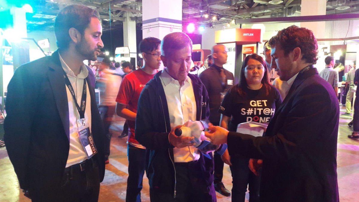 It was great to meet, <a href="/VivianBala/">Vivian Balakrishnan</a>, Singapore's Minister of Foreign Affairs today. He asked some very impressive technical questions about our technology.