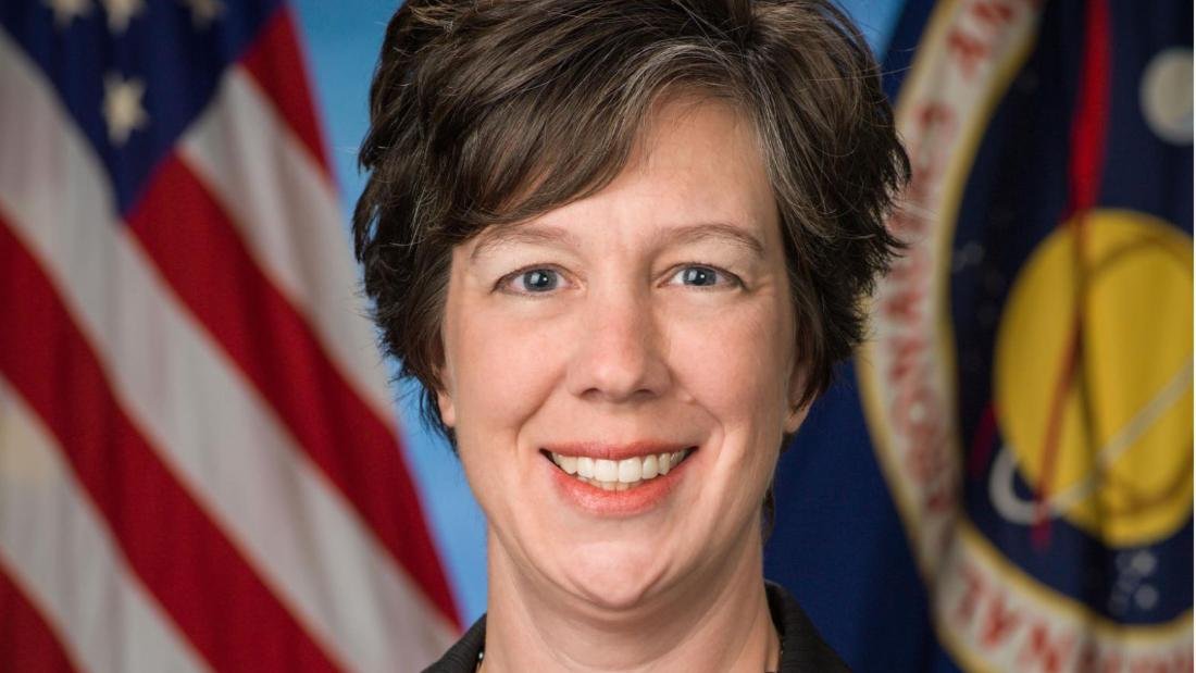 CNN's tweet photo. For the first time in history, a woman will serve as chief flight director of America's space agency.

Holly Ridings will lead the group that directs human spaceflight missions from Mission Control Center at Houston's Johnson Space Center, NASA said. https://t.co/UuGUfFwDBW https://t.co/Ttrein3gZW