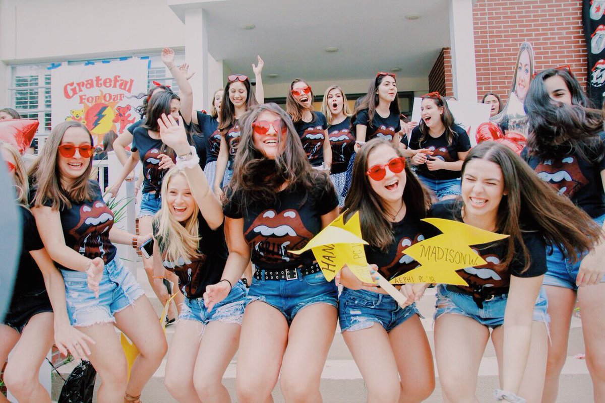hannahfiaxoxo's tweet photo. Hey! Have you heard? I joined the most rockin’ sisterhood and #phound #my #pham! 🤩🤟🏻 https://t.co/CKSqIZgqUh