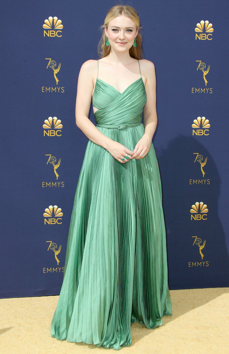 elle fanning green dress Elle Fanning Maleficent