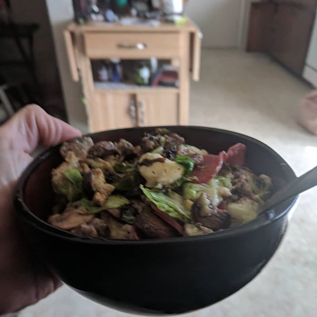 3 eggs, 5 large Brussels sprouts cooked in butter, half a box of mushrooms, a few slices pepperoni and a handful of cheese curds. .
.
.
.
.
.
.
.
#keto #ketodiet #sustainable #healthy #balanced #brusselssprouts #nutritionalketosis #delicious #artandscienceoflowcarbohydratepe…