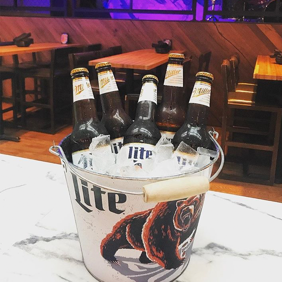 Rockit is our personal favorite to catch a Bears game. We're loving the remodel too. Congrats guys! 
📸<a href="/rockitchicago/">Rockit BarandGrill</a>
.
.
.
.
.
.
.
.
.
#sportsbar #rockit #football #mondaynightfootball #monday #mondaynight #mnf #kickoff #seahawks #seattle #washington #blitz #drinking  #chicago