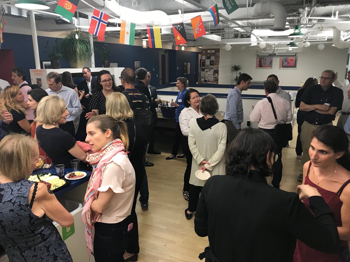 Welcome reception for the Catalan participants in the ⁦<a href="/accio_cat/">ACCIÓ</a>⁩ Road to Boston program. #networking #HealthTech #business
⁦<a href="/play_benefit/">PlayBenefit</a>⁩ ⁦@Benergyapp⁩ Aniling ⁦<a href="/8Wiresio/">8wires</a>⁩ ⁦<a href="/medtep/">Medtep</a>⁩