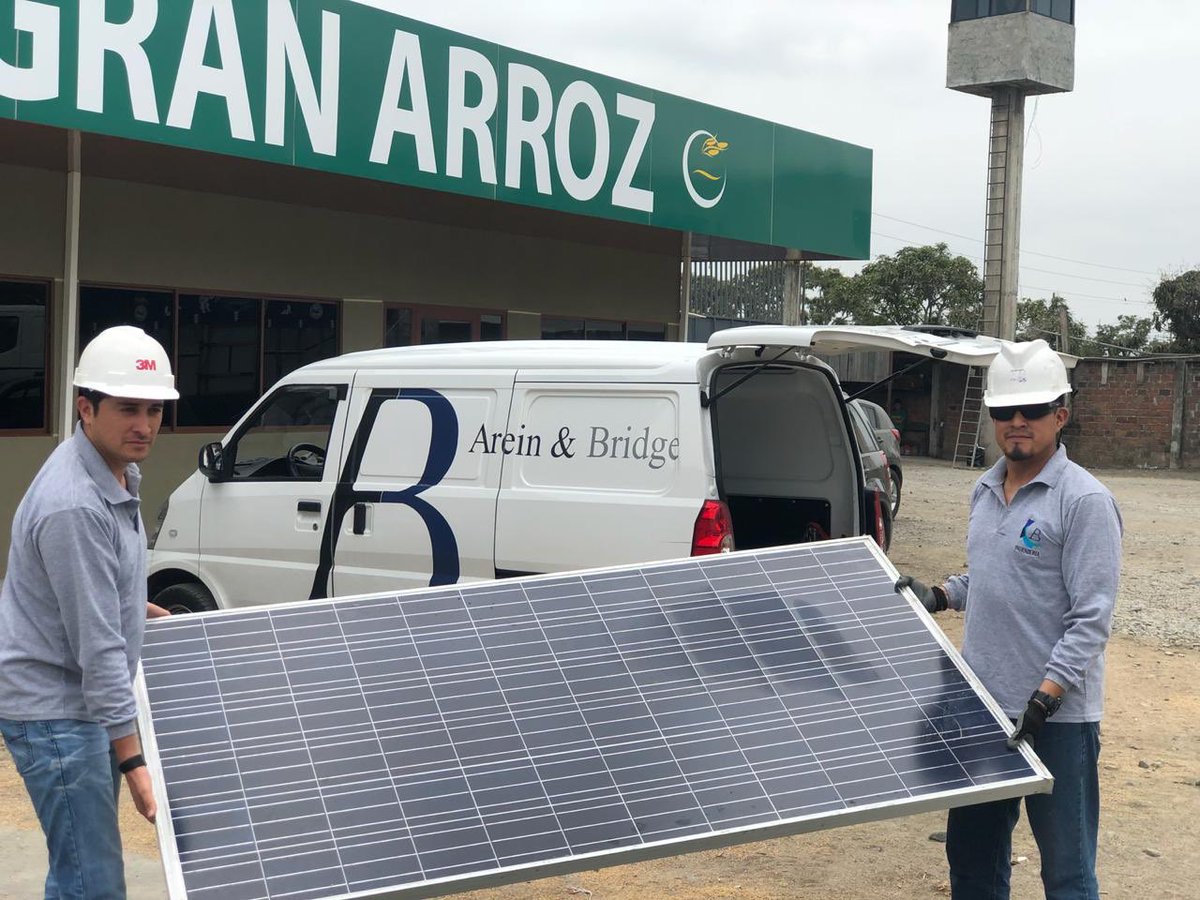 AreinBridge's tweet photo. #energyefficiency el team Energy Group A&B en la implementación de soluciones de energías renovables para la industria. #industria #panelesolar #solarevolution #AB https://t.co/NavyWrBcxA