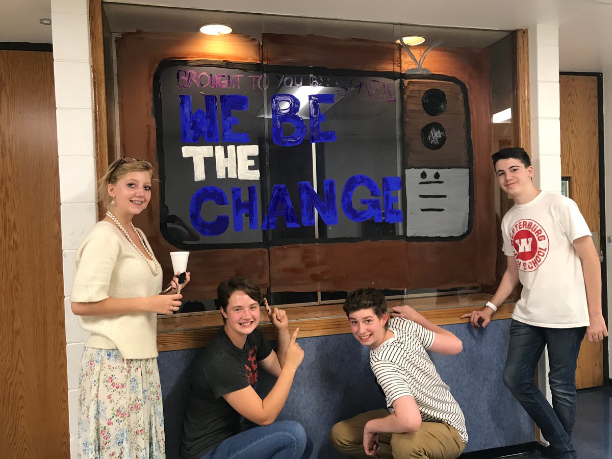 Steph_Sukow's tweet photo. Happy Homecoming Week! Today we painted windows and even had a special visit with Elsa! Thanks, Ms. Dammeier, for making these two little Trojans' day! #WeBeCG #CGSpark #ClassOf2022 #CGSpirit https://t.co/clvNbXcij0