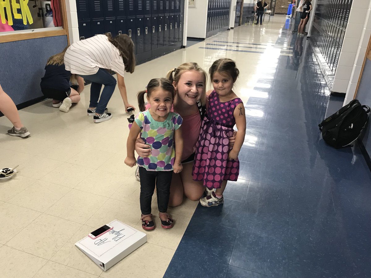 Steph_Sukow's tweet photo. Happy Homecoming Week! Today we painted windows and even had a special visit with Elsa! Thanks, Ms. Dammeier, for making these two little Trojans' day! #WeBeCG #CGSpark #ClassOf2022 #CGSpirit https://t.co/clvNbXcij0