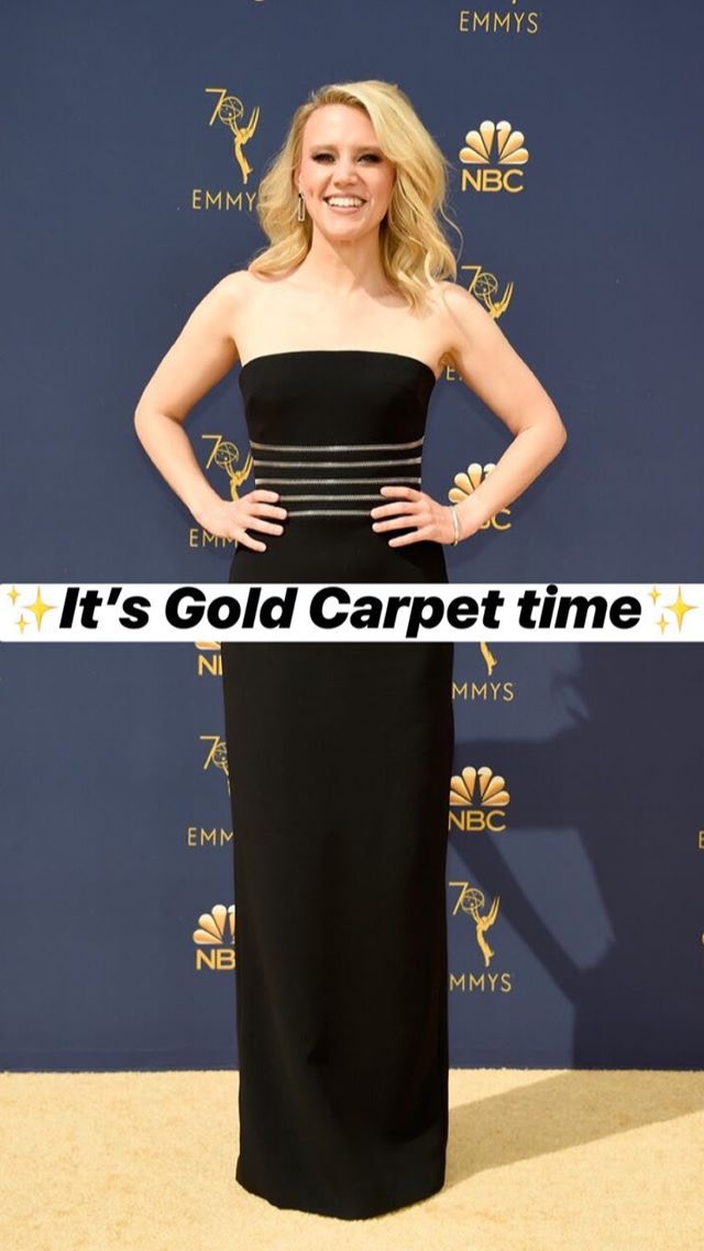 SNLUpdates's tweet photo. Kate McKinnon and Aidy Bryant, who are both nominated for #Emmys tonight, posing at the Gold Carpet! (Photos: @nbcsnl on Instagram!) https://t.co/RWSrgpMRg6