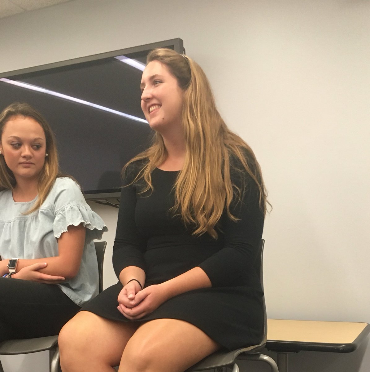 IthacaSPJ's tweet image. One big takeaway from Grace: Think about internships now - some of the bigger internships have deadlines coming up soon!