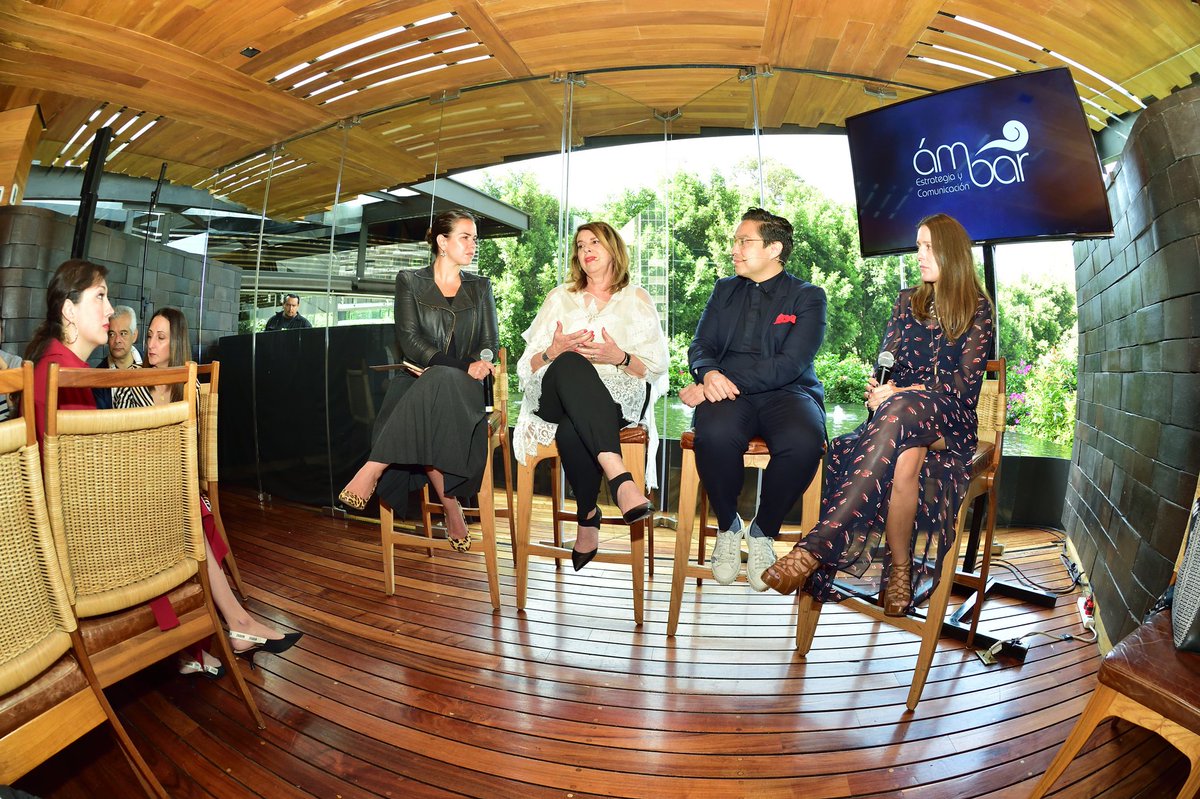 AmbarEyC's tweet photo. Siempre felices de compartir con @fgimexico cada uno de los eventos que realiza con el objetivo de impulsar la industria de la moda y el diseño en México. @alinebortoloti

#fashionnews #fashion #style   #fashiongroup   #designers #brands     #FashionWeek #fashionbusiness https://t.co/Mq3YOvCe6k