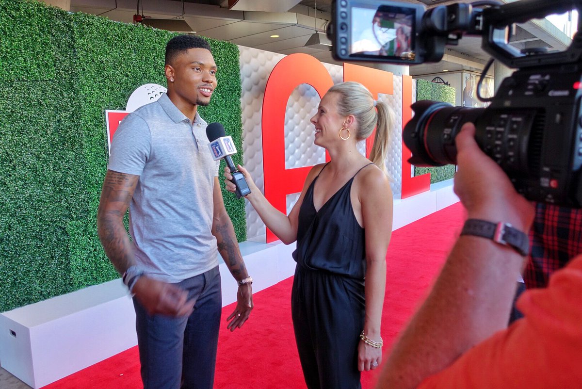 teryngregson's tweet photo. Live from the Red Carpet for the @playofffinale kickoff event with @bigboi 🎤🎫 Check out the @pgatour Facebook Live Show tonight at 8pm ET! #atl #pgatour #redcarpet https://t.co/WoAtaW3DA1