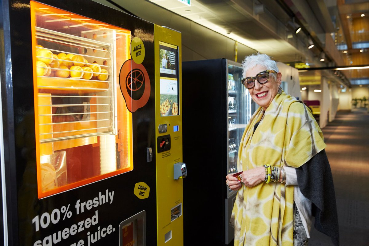 Our #JuiceForGood machine launched at <a href="/CommBank/">CommBank</a> and @LendleaseGroup @DarlingSquare this week. Australia's first fresh juice vending machine that uses rescued oranges, supporting local farmers, with all profits going to <a href="/OzHarvest/">OzHarvest</a> #forpurpose #socent #impact