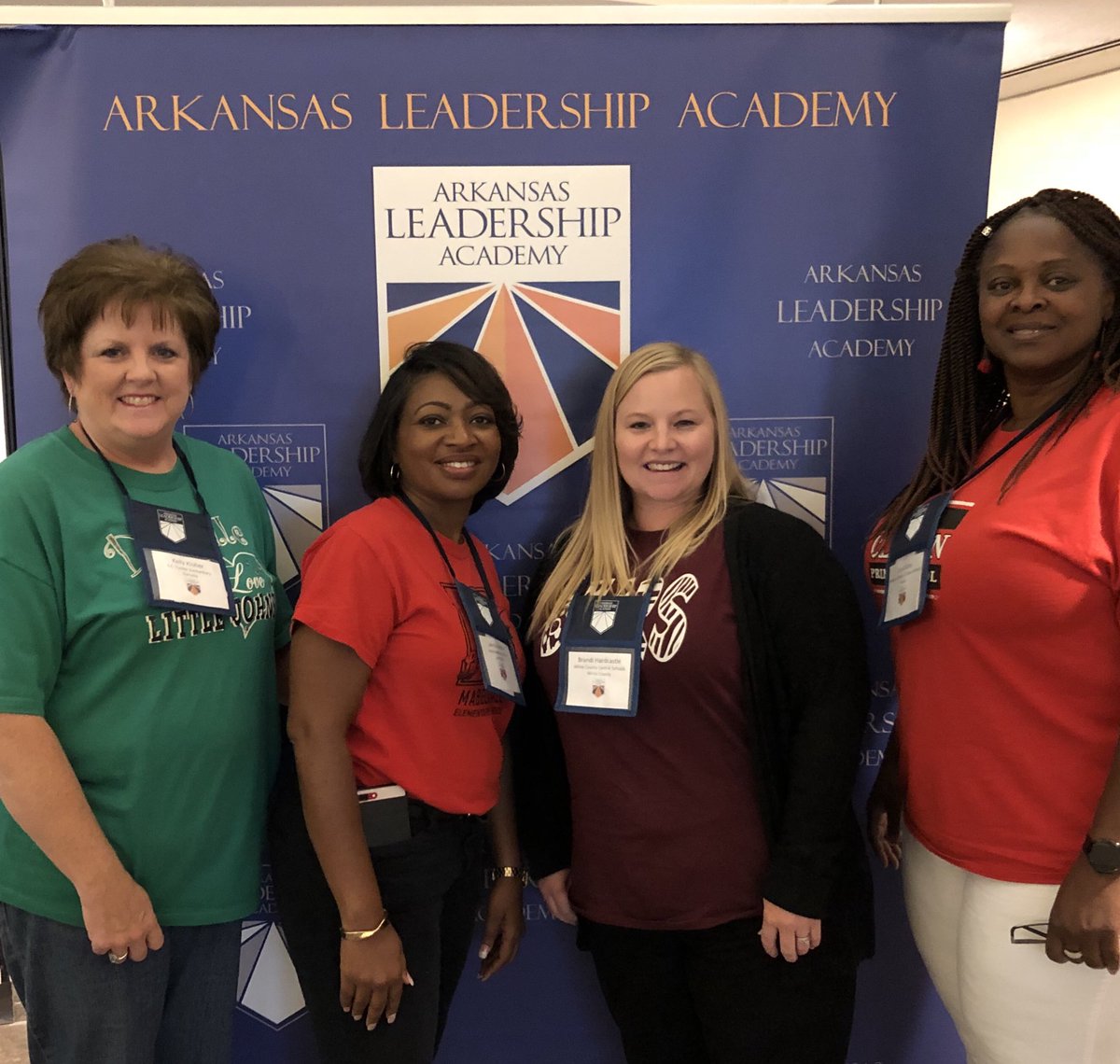 KellyKlober's tweet photo. @ARleadacademy Embracing the TLI with my fellows of IMPACT while building my PLN https://t.co/6EWlUH56sN