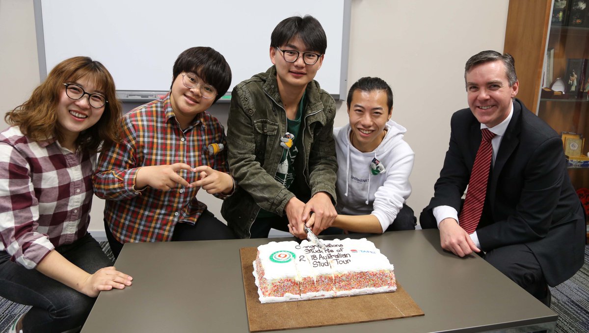 A group of 20 Jiangsu Agri-animal Husbandry Vocational College students have hailed a 10-week study tour of Western NSW with TAFE NSW a wonderful learning experience! Full story: bit.ly/2NTUtvO #BeAmbitious