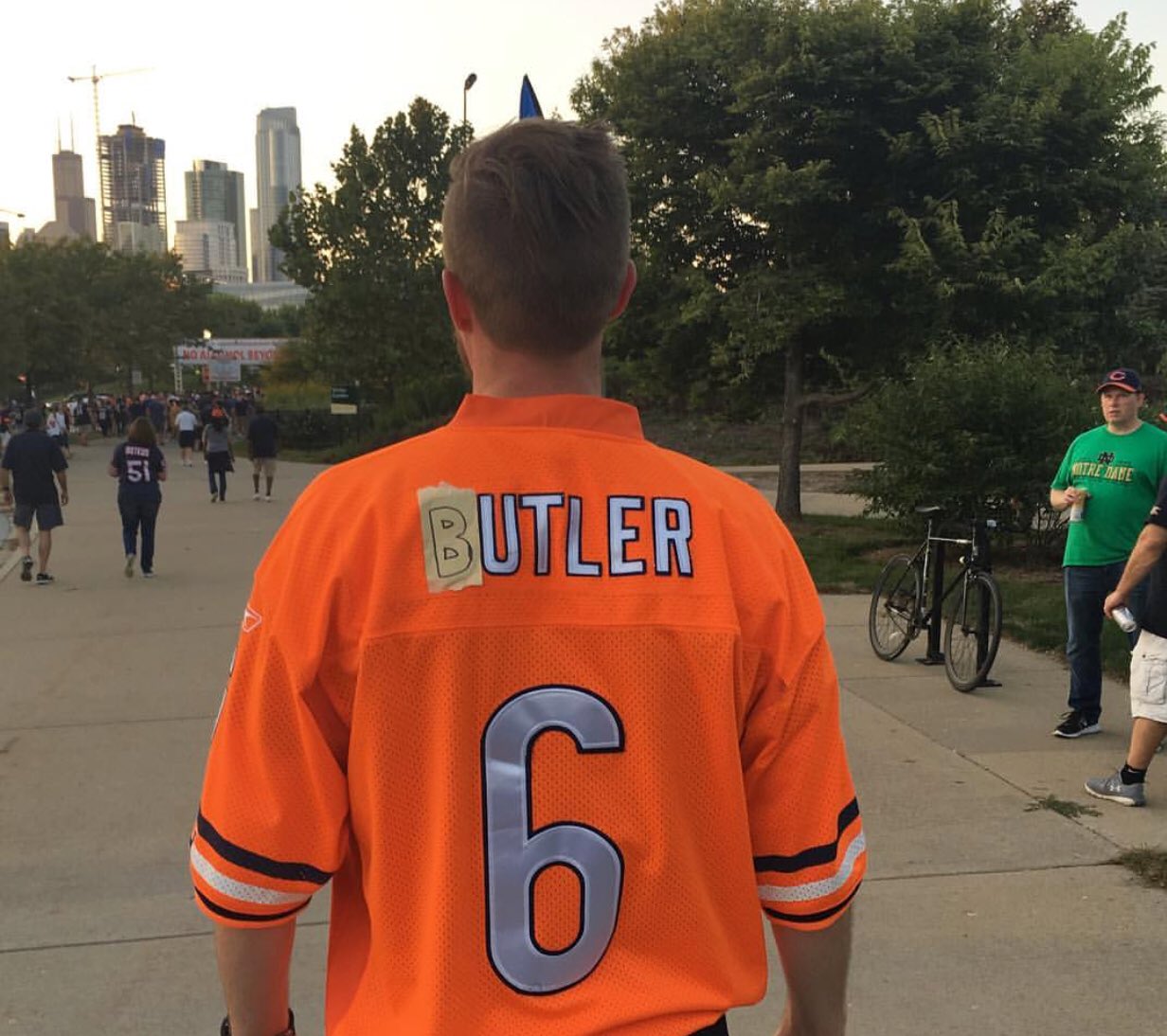 Darren Rovell on X Bears fans will do anything to edit their Jay Cutler jerseys including turning them into Kevin Butler jerseys. https t iuVUQSPmc9 X