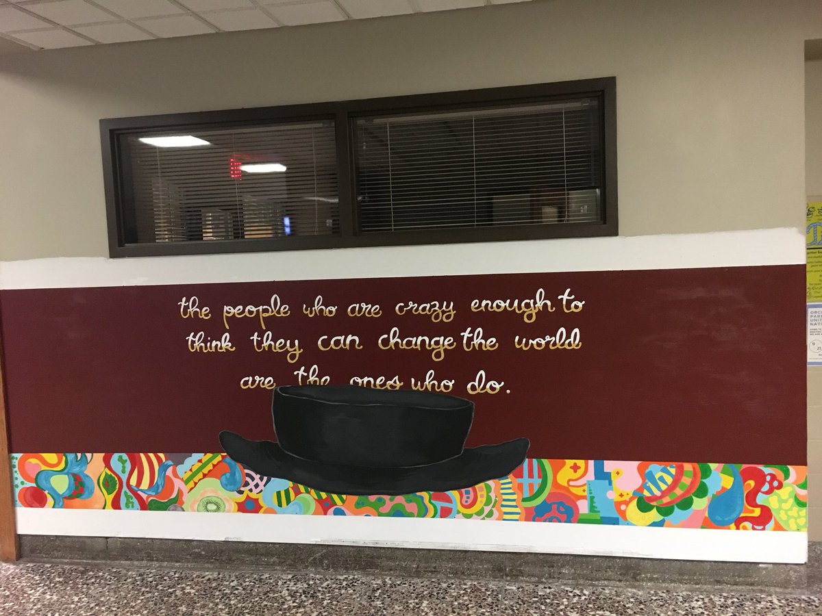 OPHSstapcomm's tweet photo. So honored to reward her the prize for completing her mural!! It looks beautiful! Everyone make sure to stop by and take a look:) https://t.co/fA3TVBRBhs