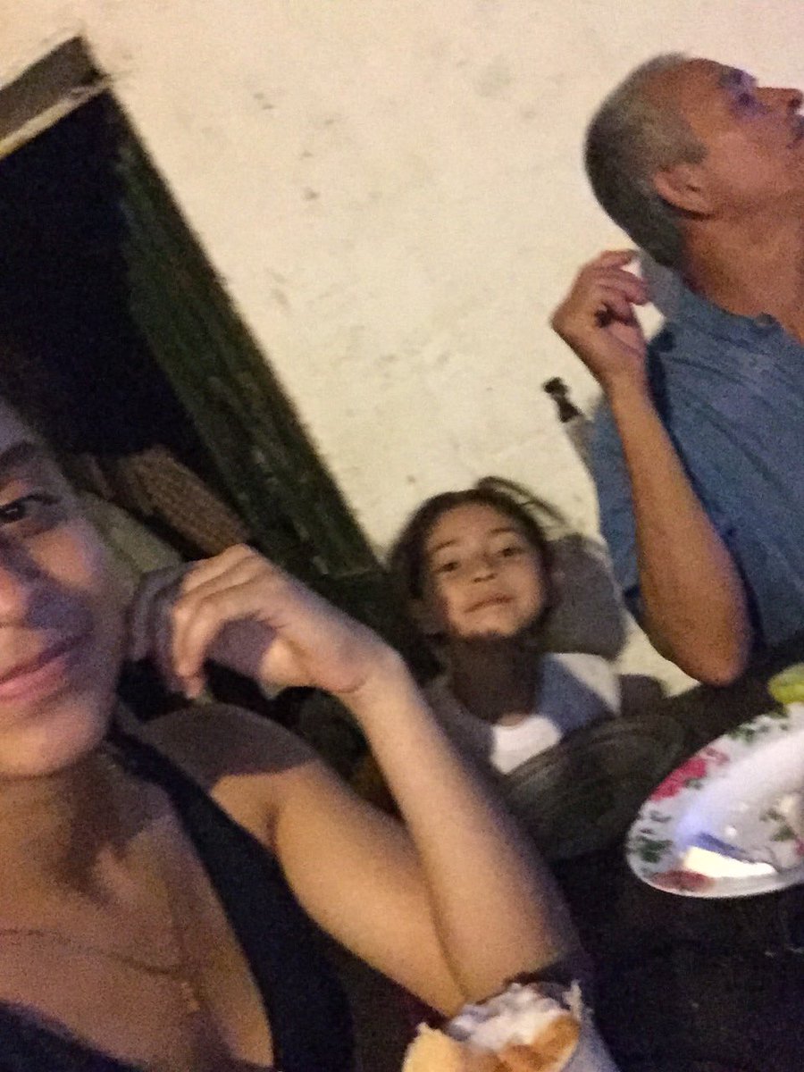 2schmucks1truck's tweet photo. Hey @Apple why am I losing my photos and getting someone else’s while uploading #ios12 ? #notmyfamily https://t.co/Szg14kksTB