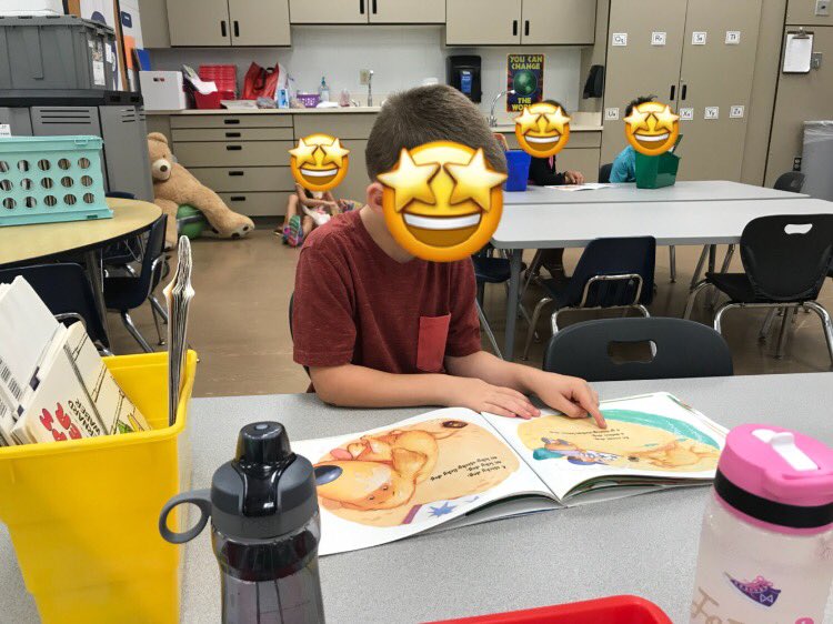 bgrillo18's tweet photo. Ready....Set....READ📚🤪 Reader’s Workshop in full effect! Happy Monday from Hillside #GVSUDetroit https://t.co/roaJuR7dlD