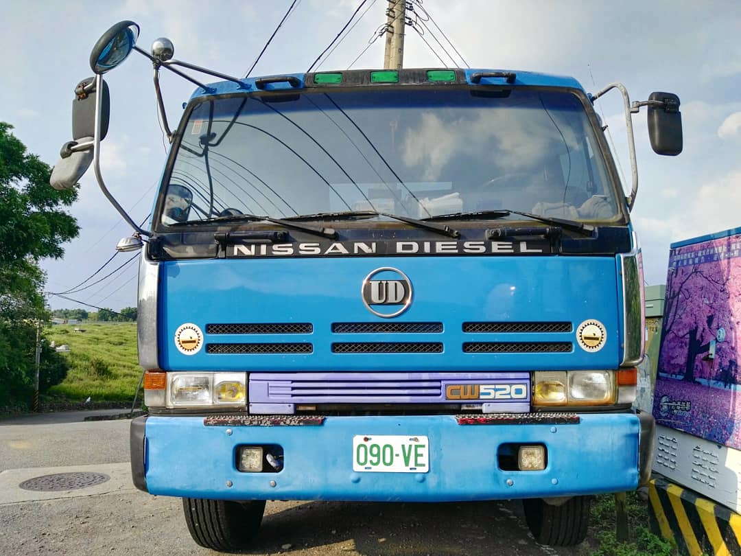 Ray1130_media's tweet photo. UD Big Thumb CW520
.
#NissanDiesel #UD #UDtrucks #BigThumb #CW520 #V8 #340ps #Taiwantruck #銘謝 #板車 #21噸 #日產ディーゼル #ビッグサム

https://t.co/PKrDqjhCWh https://t.co/bg5yZ4nCEI