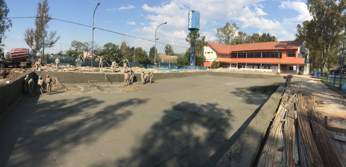 GunitarSA's tweet photo. Pileta Sindicato OSPACA #Shotcrete #Gunitado #Lanzado #Proyectado https://t.co/xipj7pHOJC