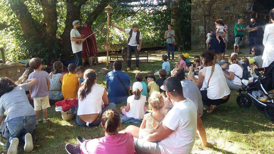 urdimeescenicas's tweet photo. Estreamos día cun resumo en imaxes do ben que o pasamos no #ParquedeBonaval brincando e bailando con #XogosDoPaporrubio! https://t.co/ZiPGtrTILU