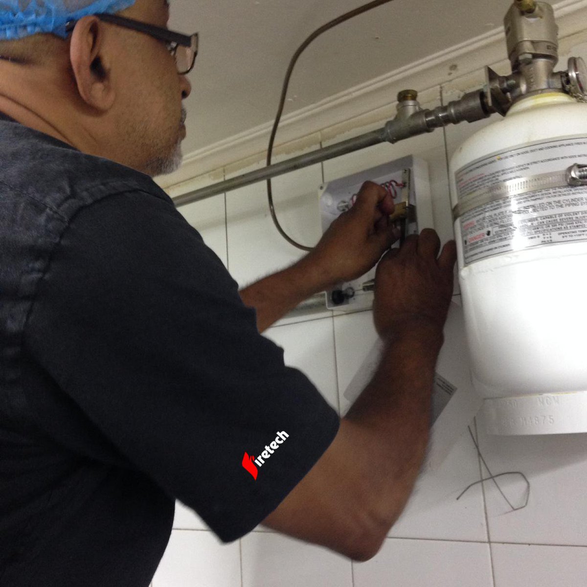 FiretechSL's tweet photo. The secret ingredient of a whopper meal? We like to think safety and peace of mind help spice everything up.

The chefs @TajSamudra protected by #FiretechSL 
#KitchenHood #WetChemical fire suppression system by @KiddeFireSys

#PropertyManagement #Hotel #FireSafetyConsultants #LKA https://t.co/MUarjkCwGa