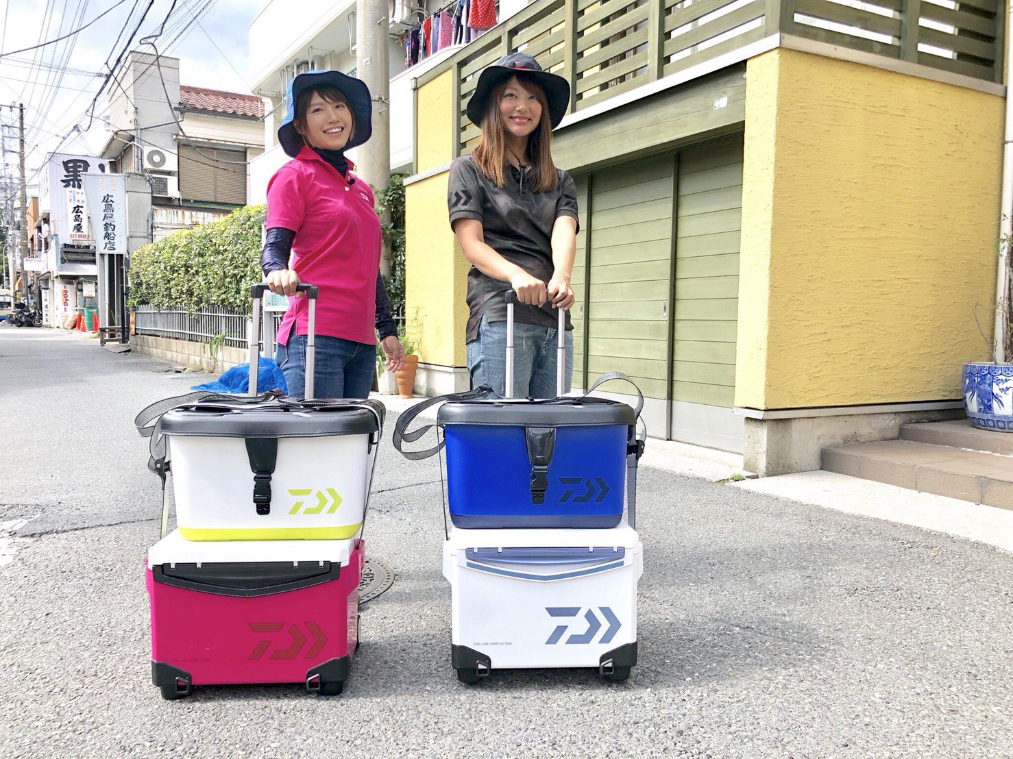 晴山 由梨 キャスター付きクーラーボックスで電車釣行も楽々 15リットルのサイズ感もアジ釣りにピッタリ クールラインキャリー 電車釣行 アジ釣り T Co Kydw3jrg3d Twitter