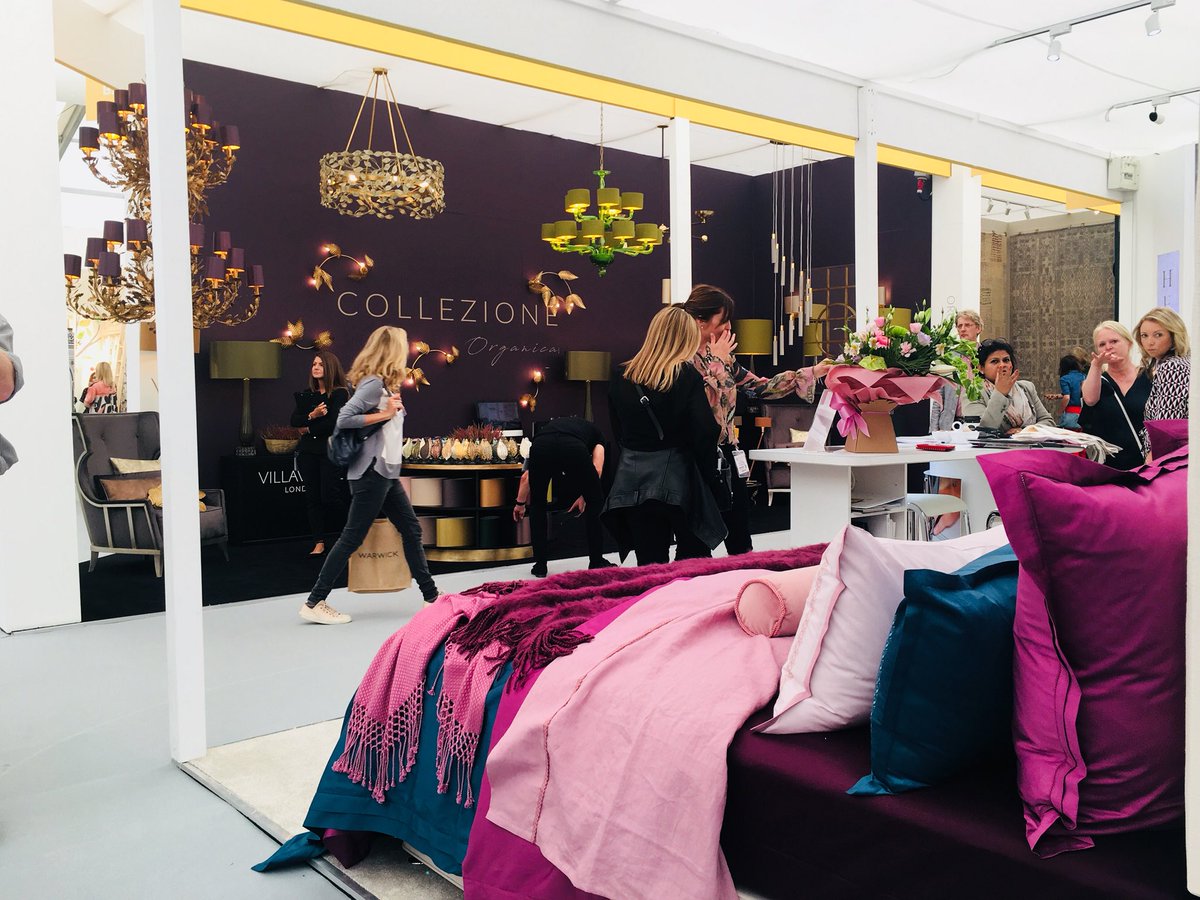ClaudioMarcoUK's tweet photo. Busy at @decorex_international 2018 

#Bespoke #Design #Luxury #Lighting #MadeinItaly #Handmade #Interior #Interiordesign #Interiorstyle #Inspiration #Designer #international #world #worldwide #monday #decorex2018 #organic #floral #nature #organica https://t.co/QdcUmIxyyu
